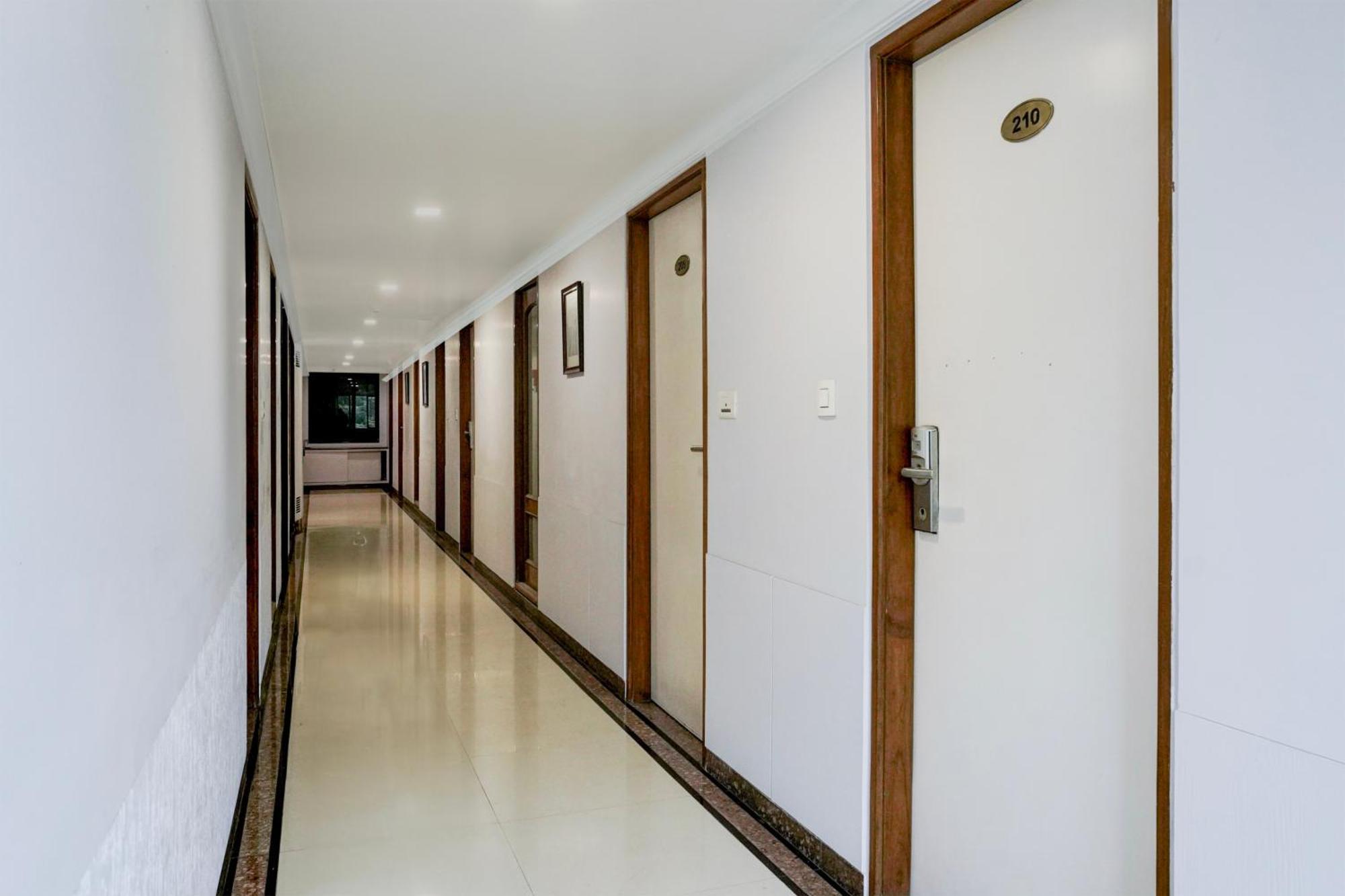 Super Collection O Limda Chowk Formerly Hotel Harmony ラージコート エクステリア 写真